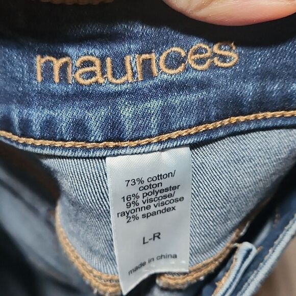 Maurices Cropped Raw Hem Jeans - Picture 3 of 7